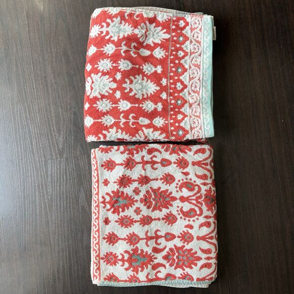 SET OF 2 WORLD MARKET MIRIAM IKAT 100% COTTON BATH TOWELS BOHO CORAL AQUA RED - Picture 4 of 10